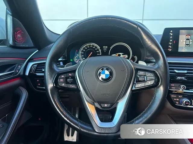 BMW 5 Series (G30) 2018 Белый из Кореи, фото 3
