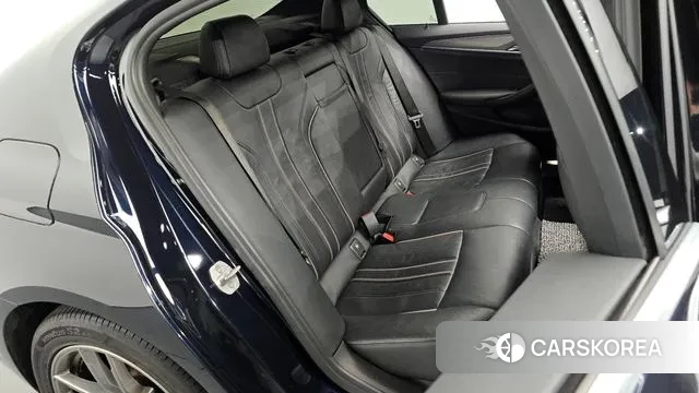 BMW 5 Series (G30) 2018 Черный из Кореи, фото 3