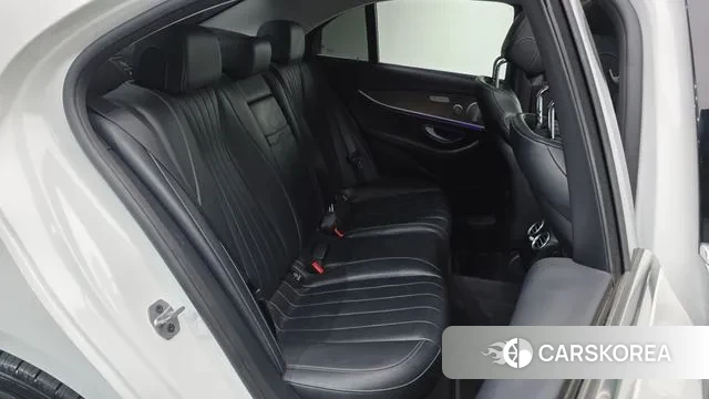 Mercedes-Benz E-Class W213 2019 Белый из Кореи, фото 3