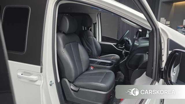 Hyundai Staria 2025 Белый из Кореи, фото 3