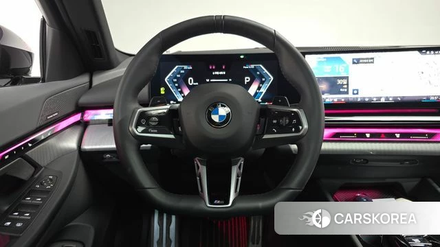 BMW 5 Series (G60) 2023 Черный из Кореи, фото 3
