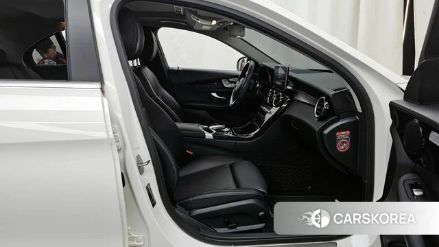 Mercedes-Benz C-Class W205 2018 Белый из Кореи, фото 3