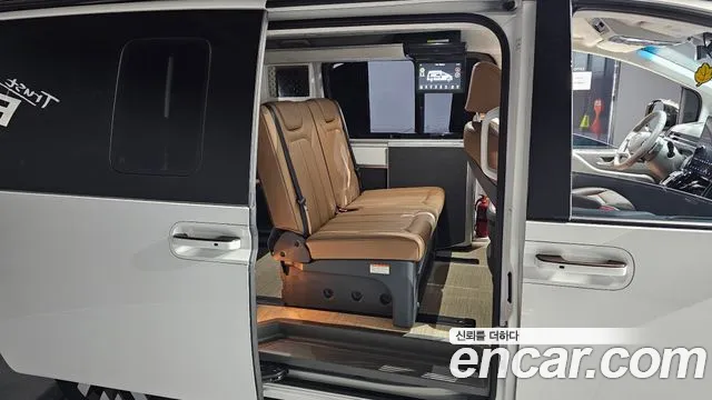 Hyundai Staria 2023 Белый из Кореи, фото 3