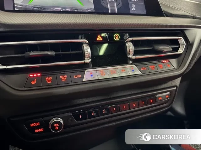 BMW 1 Series (F40) 2022 Черный из Кореи, фото 3