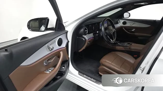 Mercedes-Benz E-Class W213 2021 Белый из Кореи, фото 3