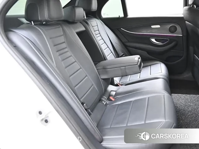 Mercedes-Benz E-Class W213 2021 Белый из Кореи, фото 3