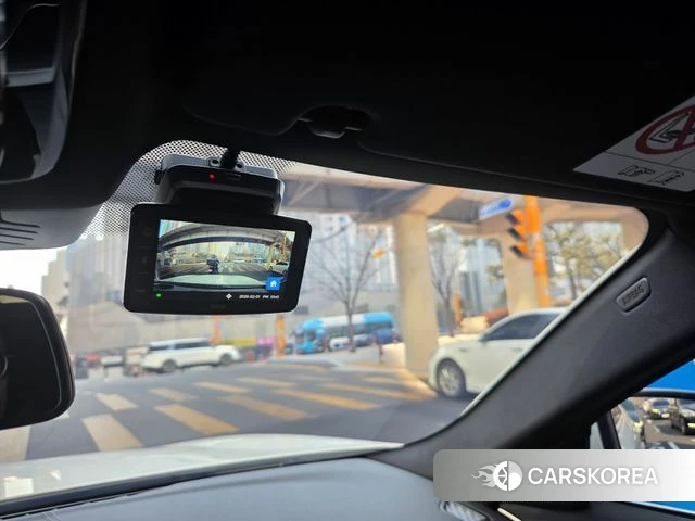 BMW 5 Series (G30) 2023 Белый из Кореи, фото 3