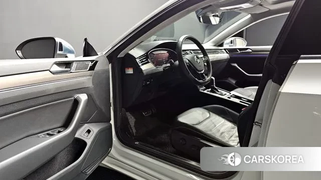 Volkswagen Arteon 2019 Белый из Кореи, фото 3