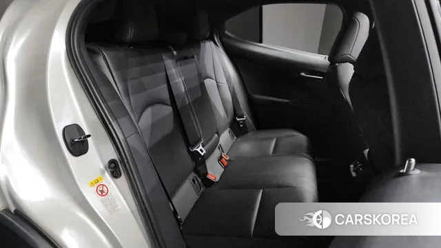 Lexus UX250h 2019 Белый из Кореи, фото 3