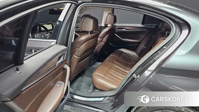 BMW 5 Series (G30) 2019 Серый из Кореи, фото 3