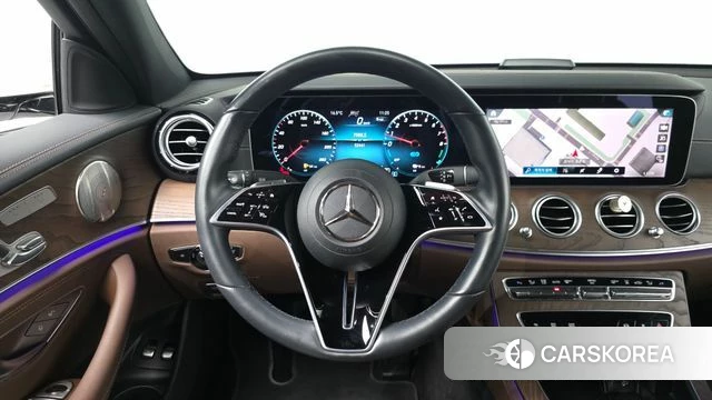 Mercedes-Benz E-Class W213 2023 Белый из Кореи, фото 3
