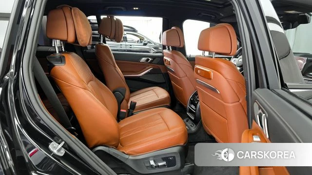 BMW X7 (G07) 2024 Черный из Кореи, фото 3