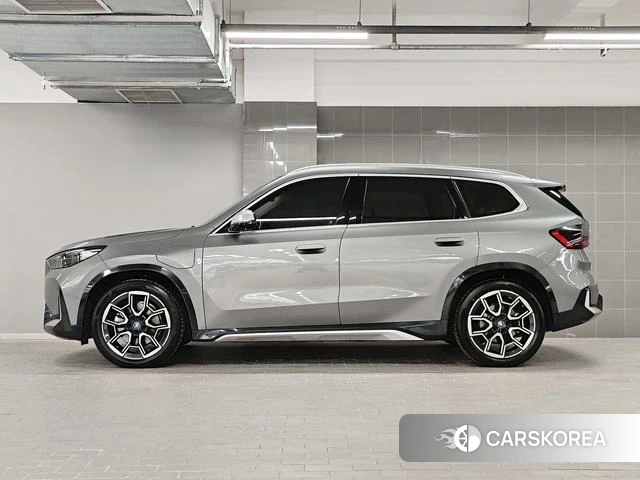 BMW iX1 2024 Темно-серый из Китая, фото 3