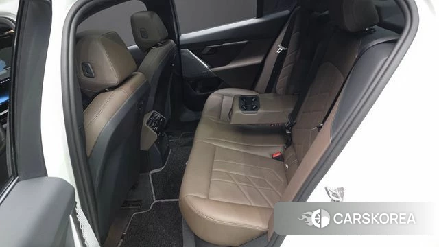 BMW 5 Series (G60) 2023 Белый из Кореи, фото 3