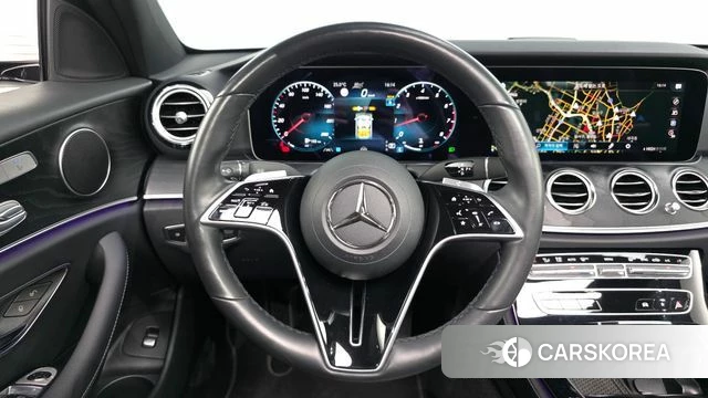 Mercedes-Benz E-Class W213 2023 Белый из Кореи, фото 3