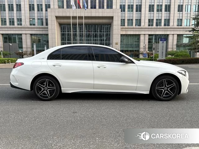 Mercedes-Benz Class C 2025 Белый из Китая, фото 3
