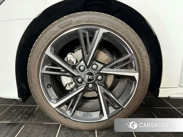 Audi A3 2024 Белый из Китая, фото 3