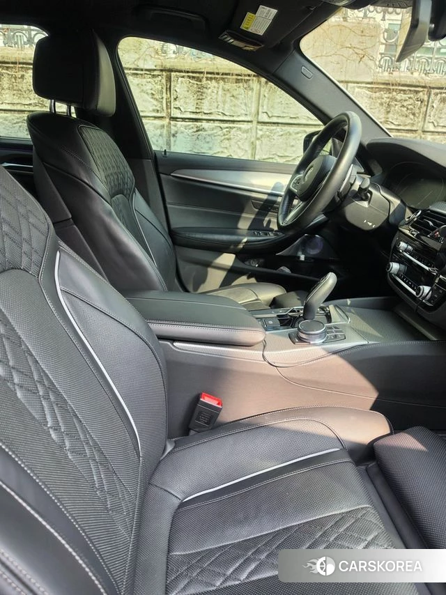 BMW 5 Series (G30) 2019 Белый из Кореи, фото 3