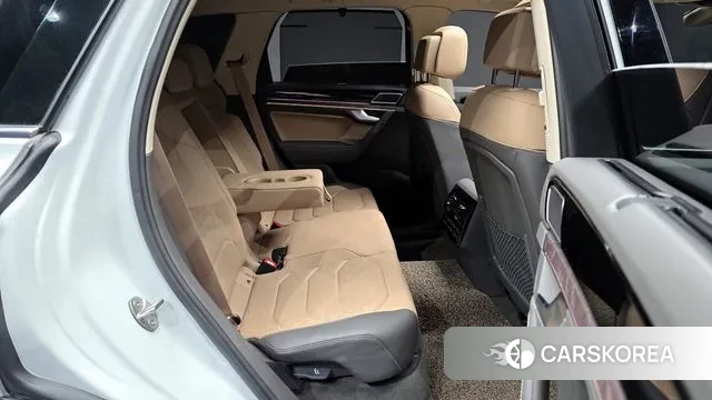 Volkswagen Touareg 3rd generation 2024 Белый из Кореи, фото 3