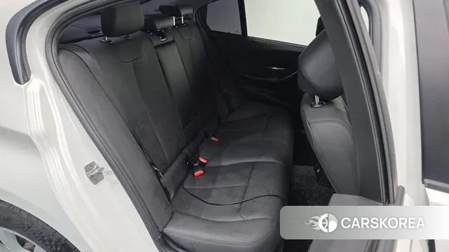 BMW 3 Series (F30) 2018 Белый из Кореи, фото 3