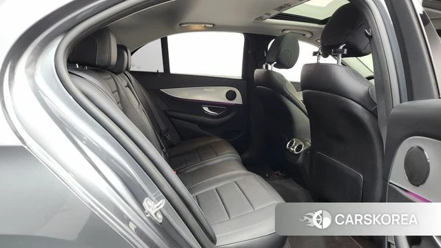 Mercedes-Benz E-Class W213 2018 Серый из Кореи, фото 3