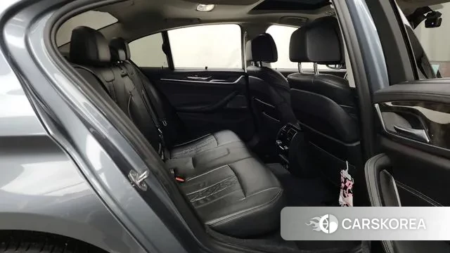 BMW 5 Series (G30) 2018 Серебряный из Кореи, фото 3