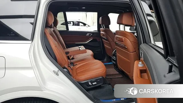 BMW X7 (G07) 2023 Белый из Кореи, фото 3