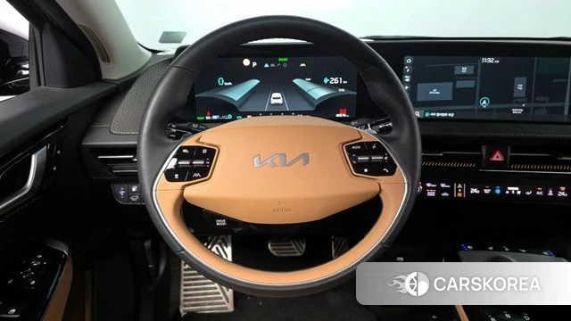 Kia EV6 2023 Черный из Кореи, фото 3