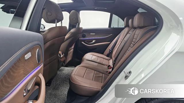 Mercedes-Benz E-Class W213 2021 Белый из Кореи, фото 3