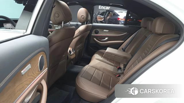 Mercedes-Benz E-Class W213 2022 Белый из Кореи, фото 3