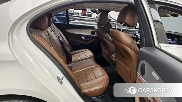 Mercedes-Benz E-Class W213 2018 Белый из Кореи, фото 3