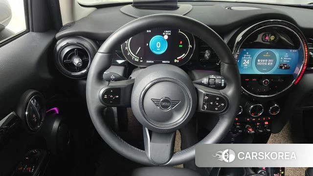 Mini Cooper 2023 Черный из Кореи, фото 3