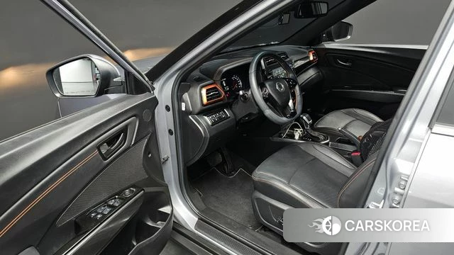 Ssangyong The New Tivoli 2023 Серебристо-серый из Кореи, фото 3