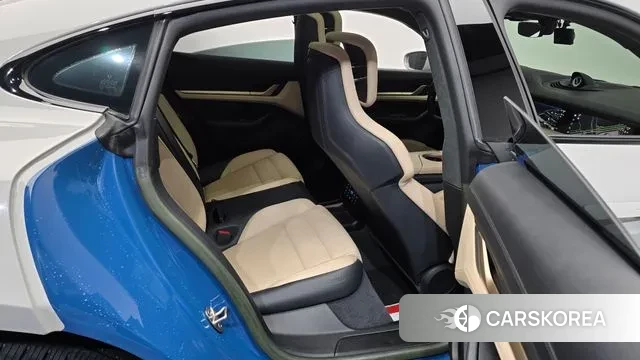 Porsche Taycan 2022 Серебристо-серый из Кореи, фото 3