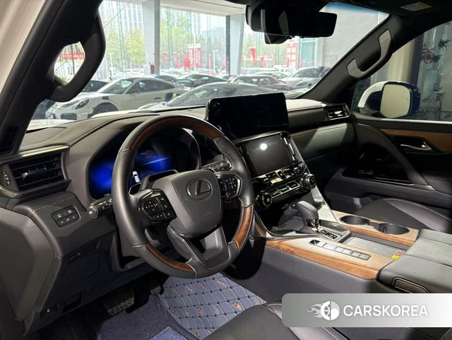 Lexus LX 2025 Белый из Китая, фото 3