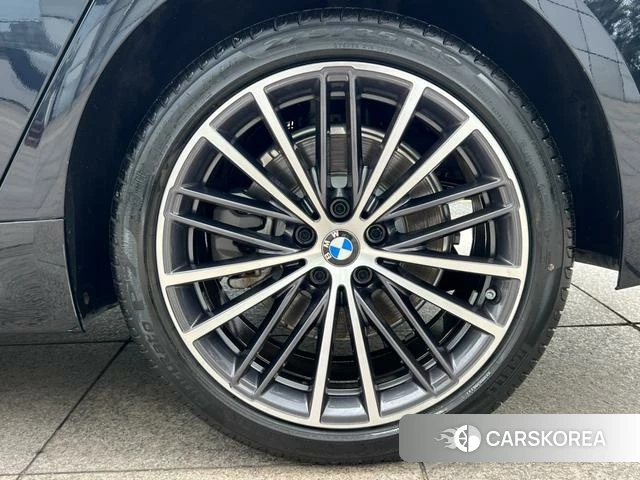 BMW 5 series 2022 Черный из Китая, фото 3