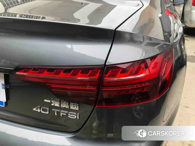 Audi A4L 2022 Темно-серый из Китая, фото 3