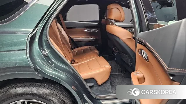 Genesis GV70 2023 Зеленый из Кореи, фото 3