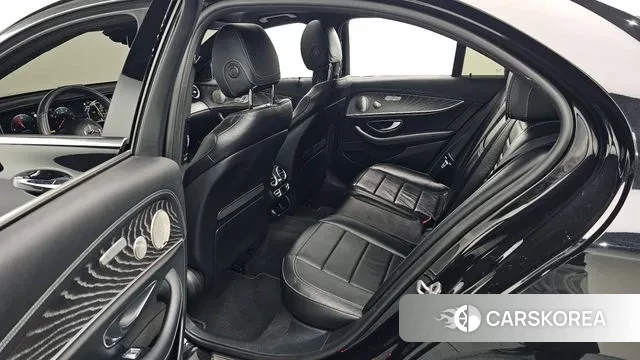 Mercedes-Benz E-Class W213 2023 Черный из Кореи, фото 3