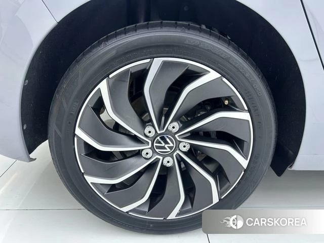 Volkswagen Golf 2022 Серебристо-серый из Китая, фото 3