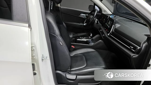 Kia Sportage 5th Generation 2021 Белый из Кореи, фото 3