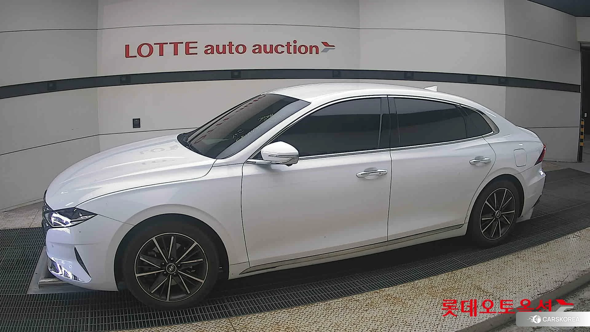 Hyundai Grandeur 2023 Serenity White Pearl (Optional addition) из Кореи, фото 3