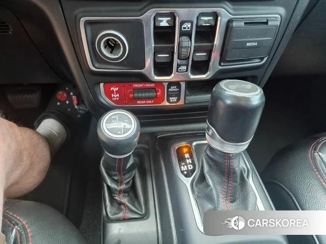 Jeep Wrangler (JL) 2021 Белый из Кореи, фото 3