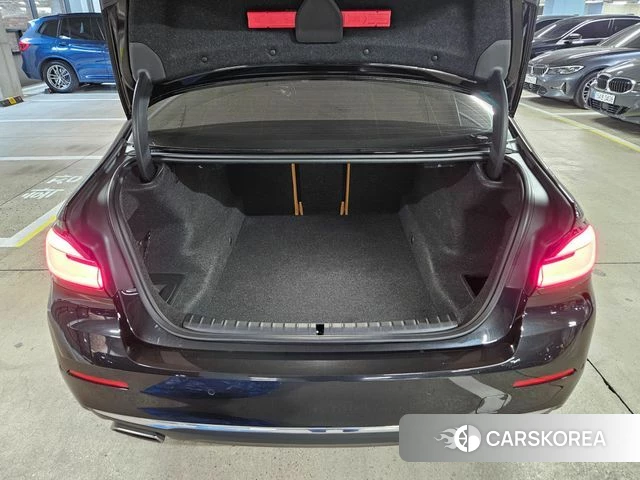 BMW 5 Series (G30) 2023 Черный из Кореи, фото 3