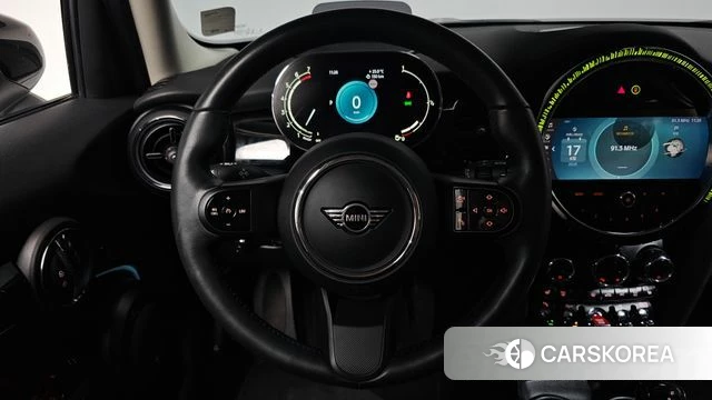 Mini Cooper 2024 Белый из Кореи, фото 3