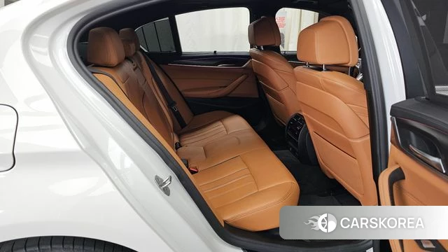 BMW 5 Series (G30) 2022 Белый из Кореи, фото 3
