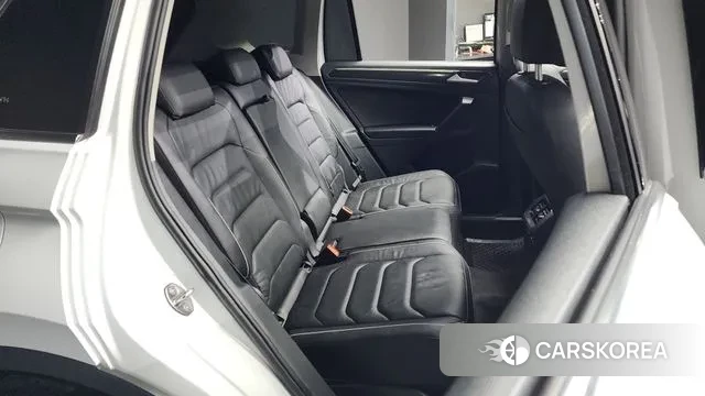 Volkswagen Tiguan second Generation 2022 Белый из Кореи, фото 3