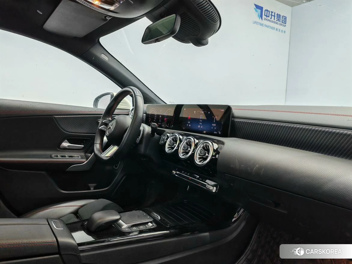 Mercedes-Benz Class A 2022 Белый из Китая, фото 3