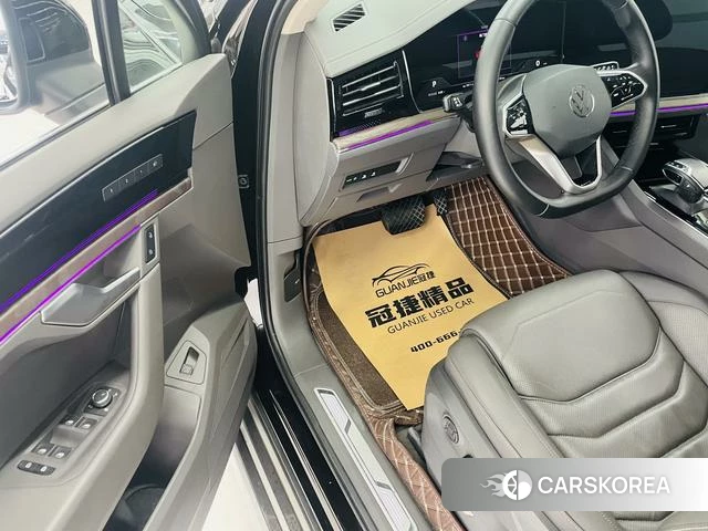 Volkswagen Touareg 2021 Коричневый из Китая, фото 3