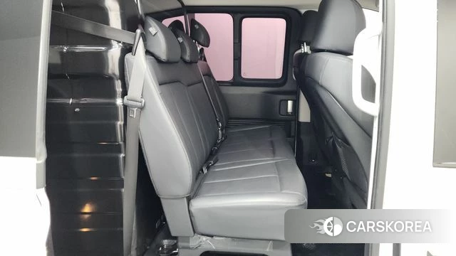 Hyundai Staria 2023 Белый из Кореи, фото 3